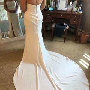 Elegant White Strapless Gown with Train